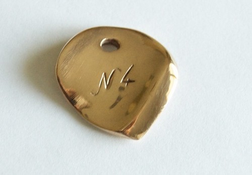 Le Niglo no4 - ergonomique pick- bronze